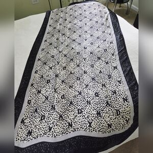DKNY ✨️ Cheetah and Logo Print Women's Scarf